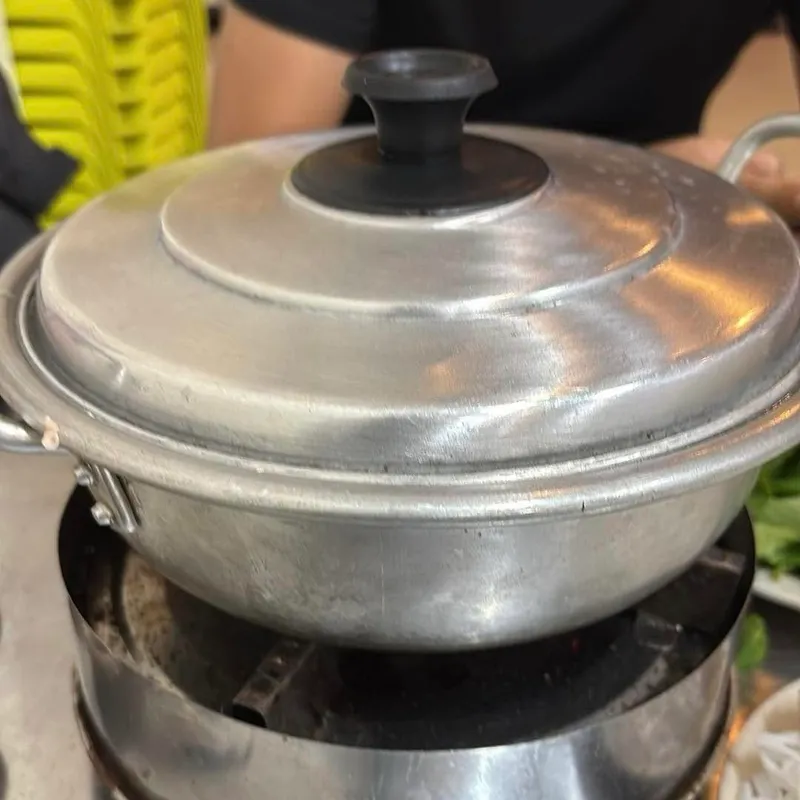 Chicken Hotpot with Lemon Basil: Nau Tui